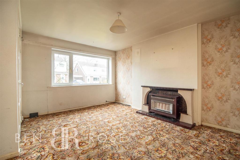 Lowther Crescent, Leyland 3 bed semidetached house £130,000