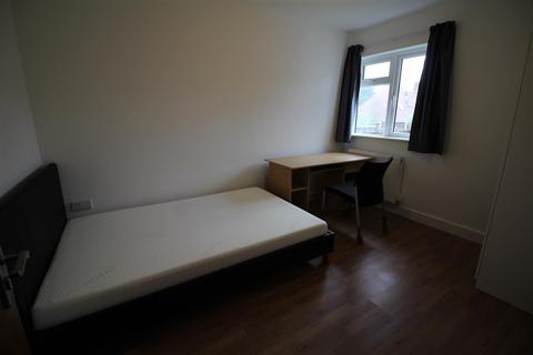 6 bedroom semi-detached house to rent - *£105pppw Exc bills* Hawton Crescent, Wollaton, Nottingham