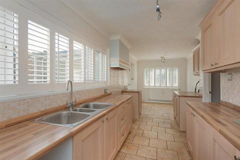 40 Cherry Orchard, Chestfield, Whitstable, CT5 3NH