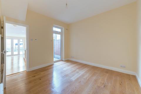 18 Selby Road, London, E11 3LT