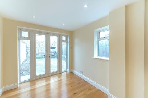 18 Selby Road, London, E11 3LT