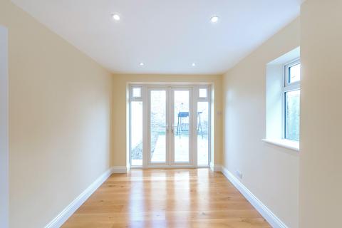 18 Selby Road, London, E11 3LT