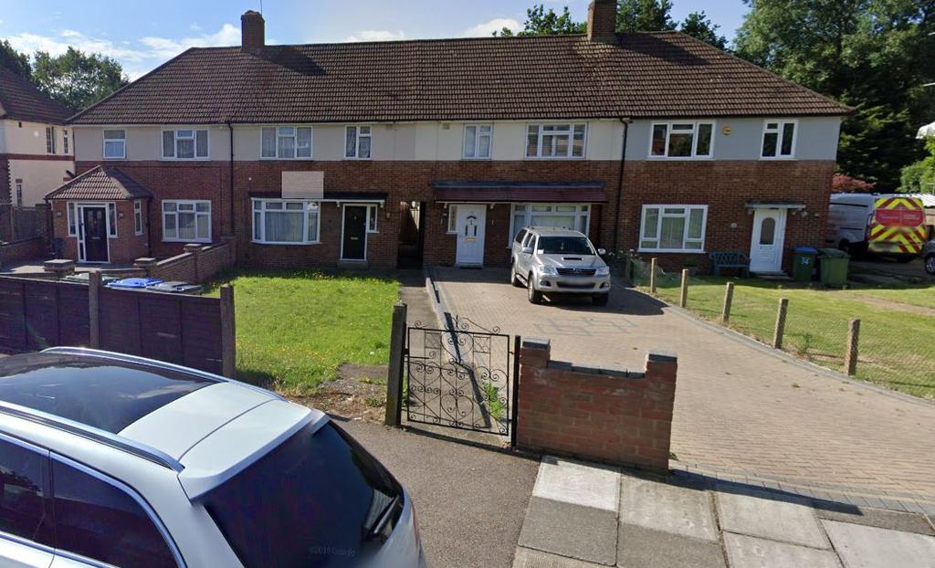 High Grove, Plumstead, SE18 3 bed end of terrace house £1,500 pcm (£