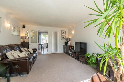 16 Shackleton Avenue, Yate, Bristol, BS37 4NW