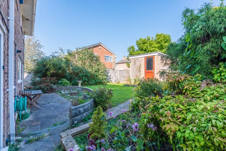 Gardens, Garage & Parking