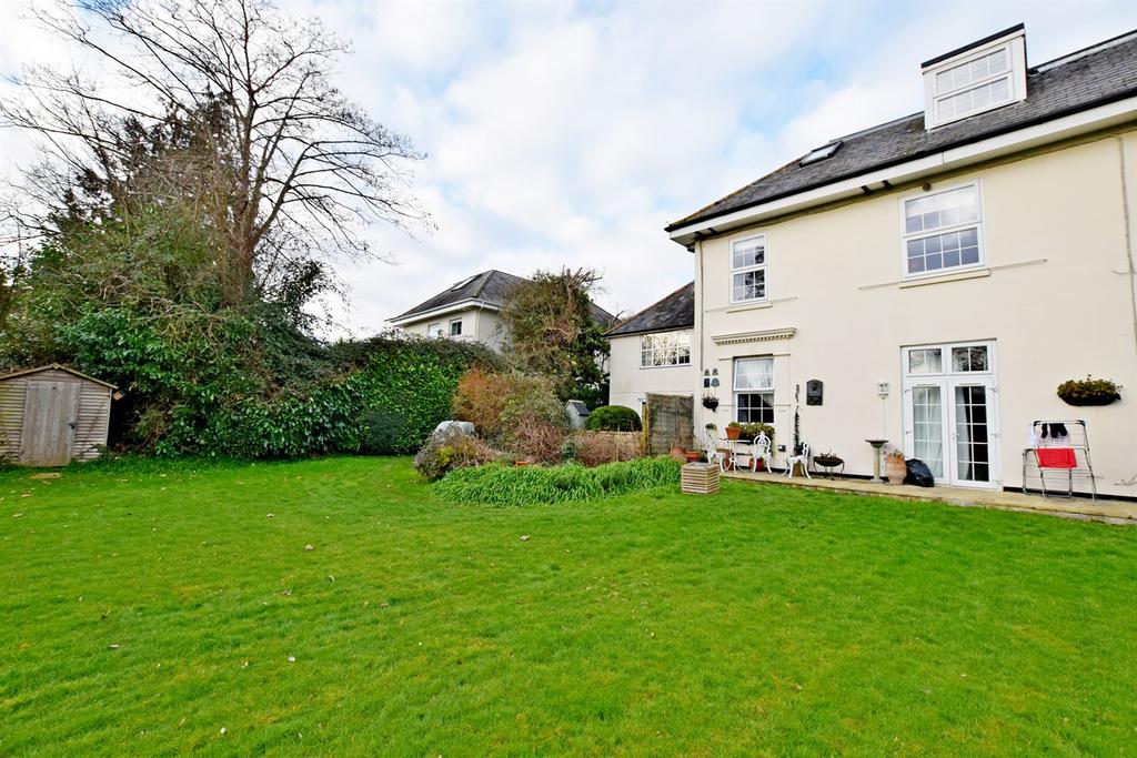 Havant Road, Emsworth, PO10 2 bed flat £950 pcm (£219 pw)