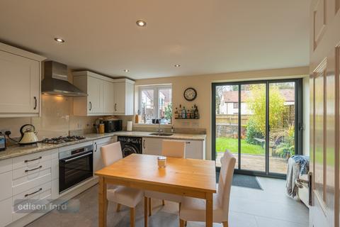 23 Laddon Mead, Yate, Bristol, BS37 7NG