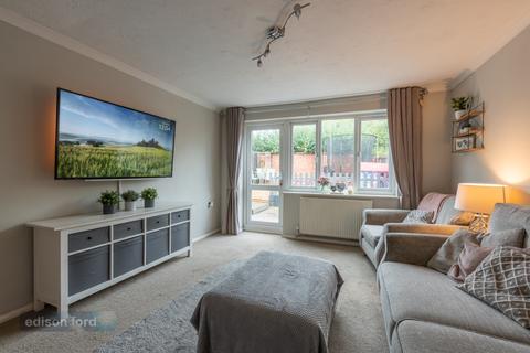 12 Sutherland Avenue, Yate, Bristol, BS37 5UE