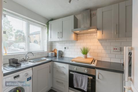 12 Sutherland Avenue, Yate, Bristol, BS37 5UE