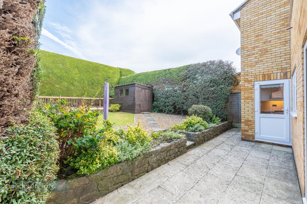 30 Cornwall Crescent (24)