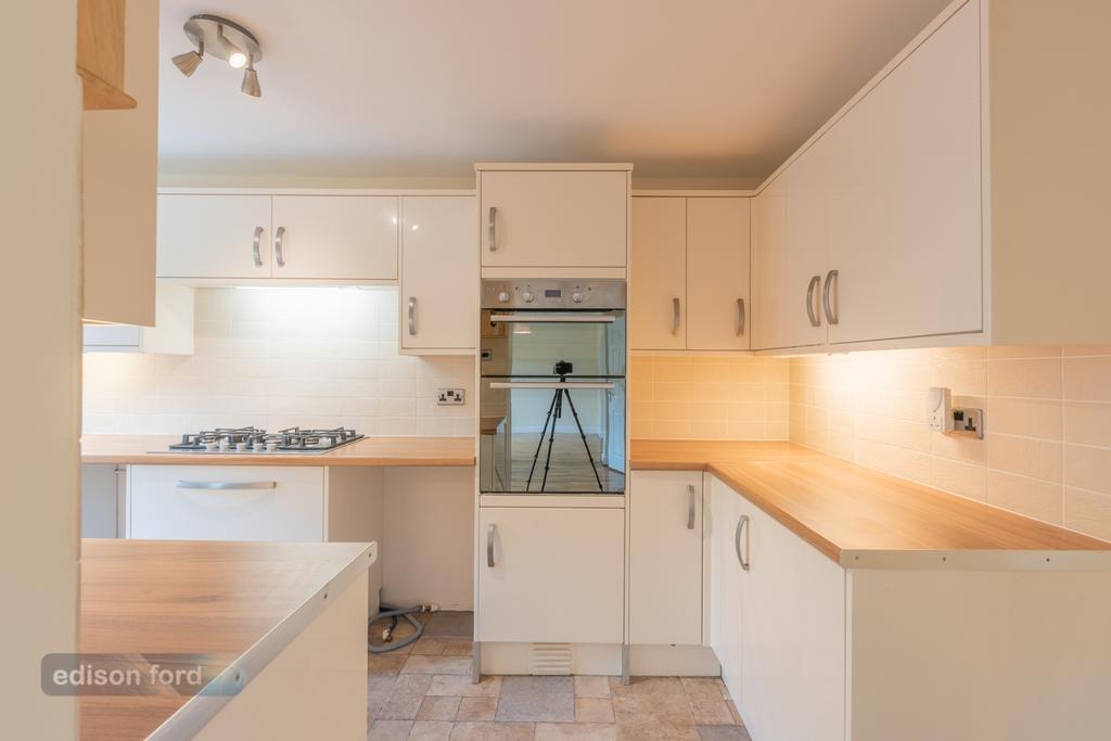 Cornwall Crescent, Yate, Bristol, Gloucestershire, BS37 5 bed link