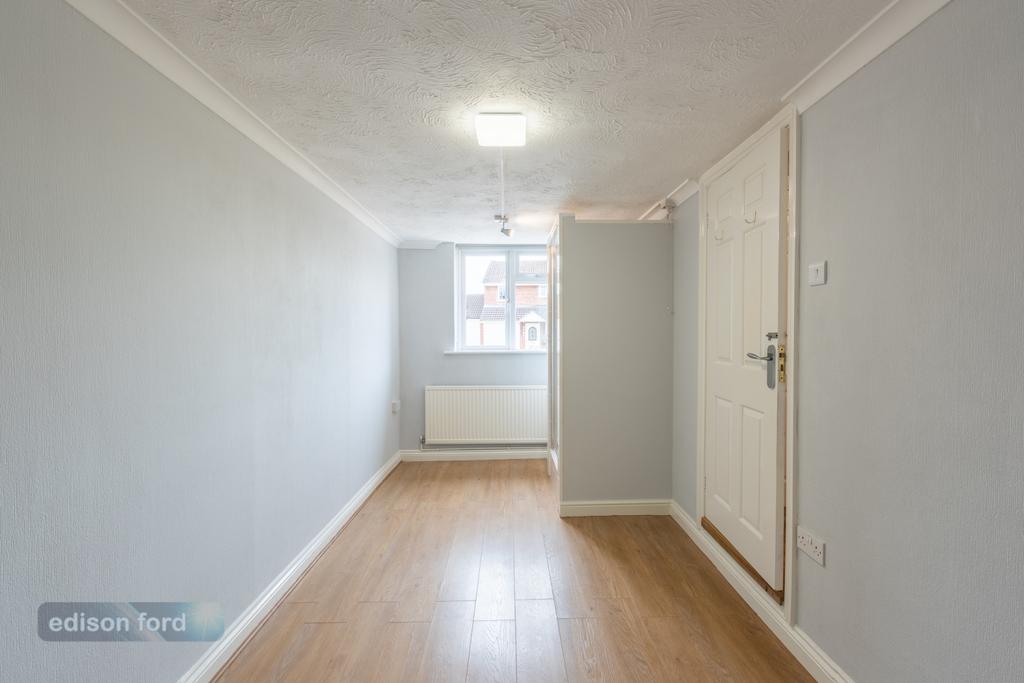 30 Cornwall Crescent (8)
