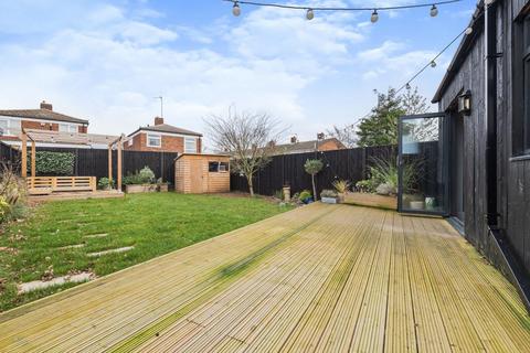 150 Mead Way, Bromley, BR2 9ET