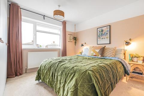 150 Mead Way, Bromley, BR2 9ET