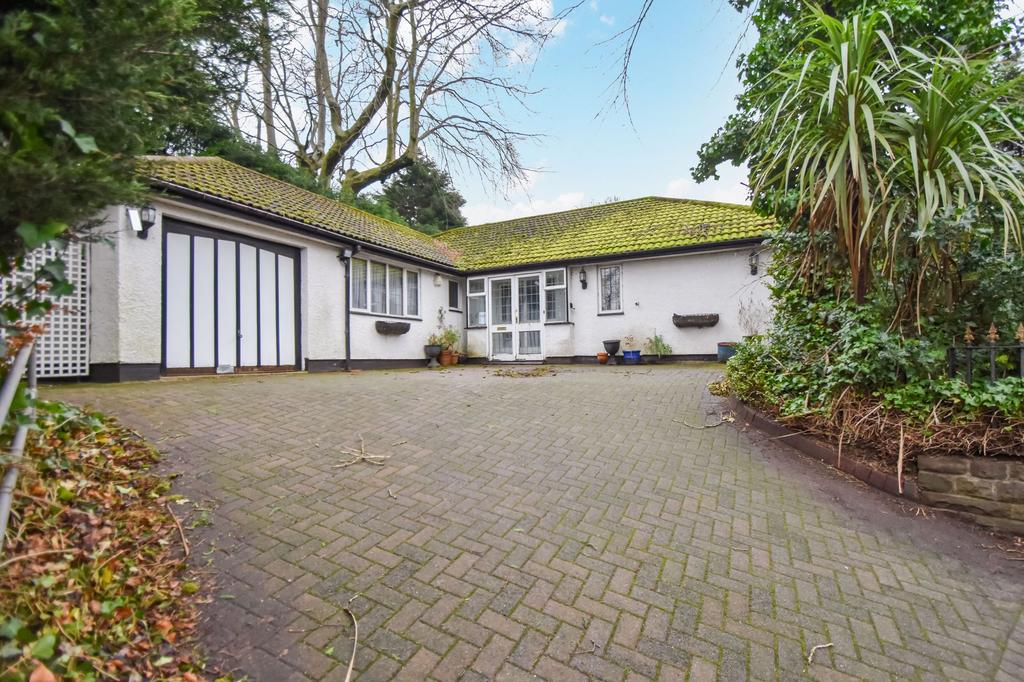 Dales Lane, Whitefield, M45 2 bed detached bungalow £325,000