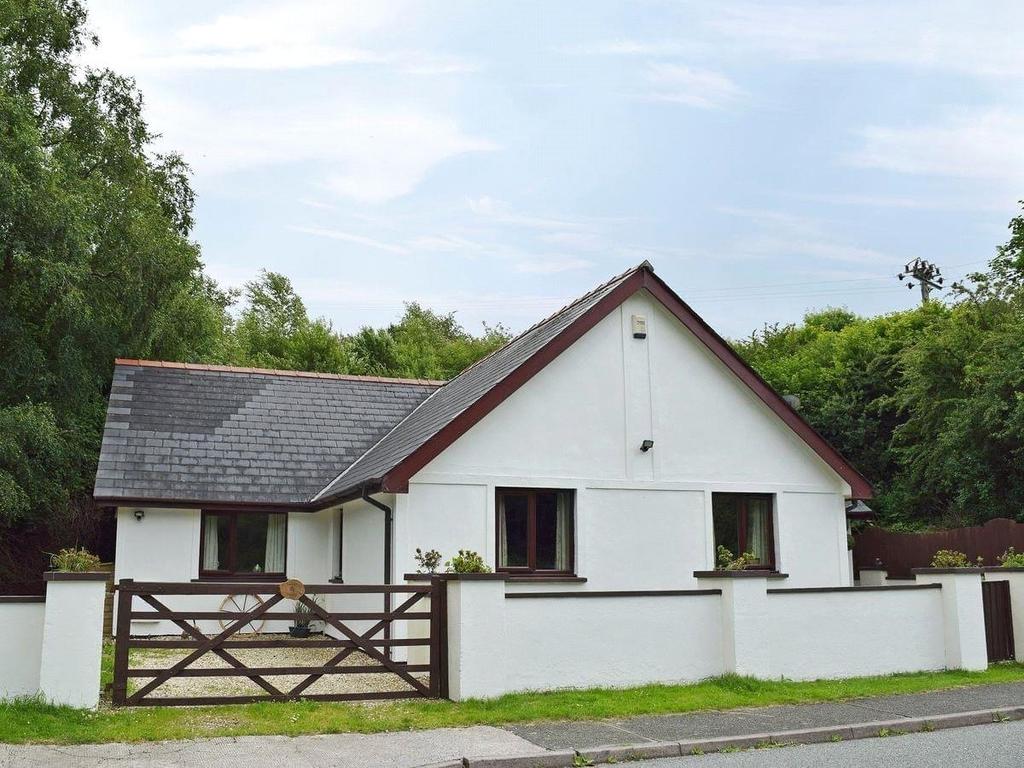 Neyland Vale, Neyland, Milford Haven... 3 bed bungalow £235,000