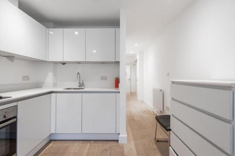 Studio to rent, Paisley Court, London E14