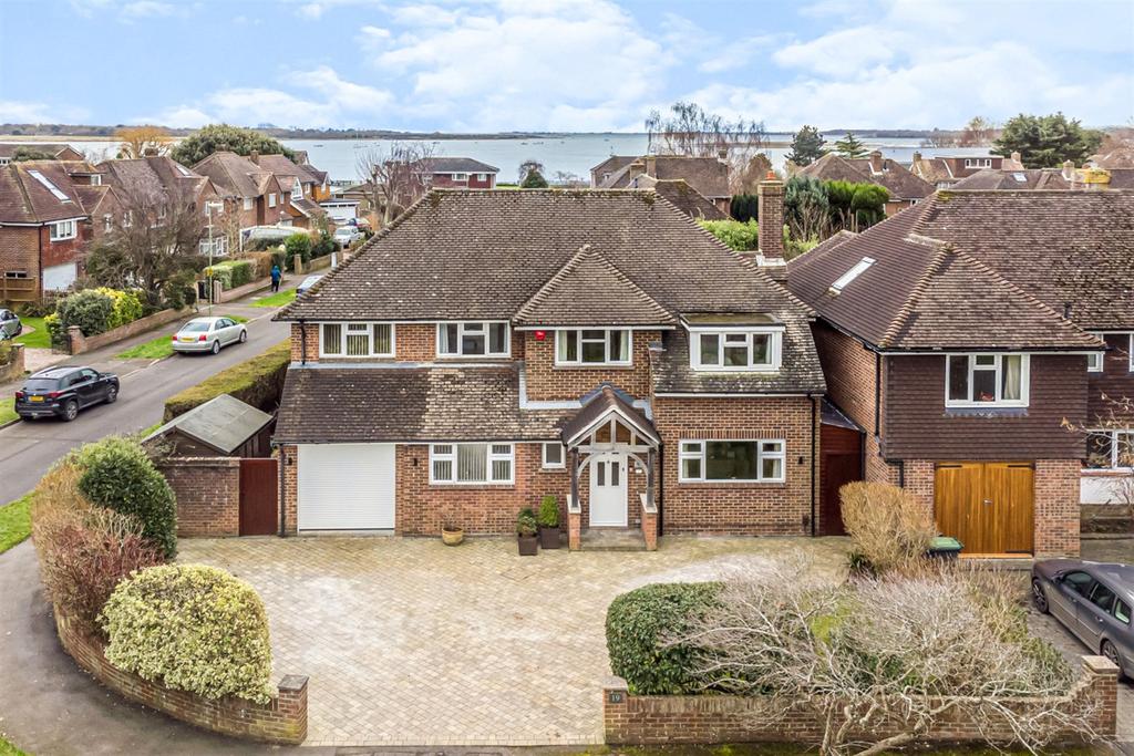 Beacon Square, Emsworth, PO10 4 bed detached house £1,450,000