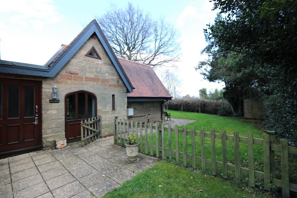 Sandy Lane, Leamington Spa, CV32 3 bed detached house £1,800 pcm (£