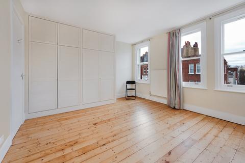 3 bedroom terraced house to rent, Waldemar Avenue, London
