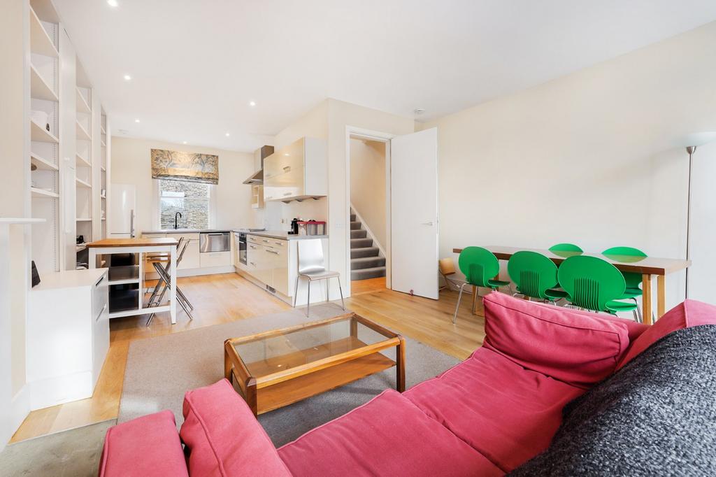 Kitchen / Reception