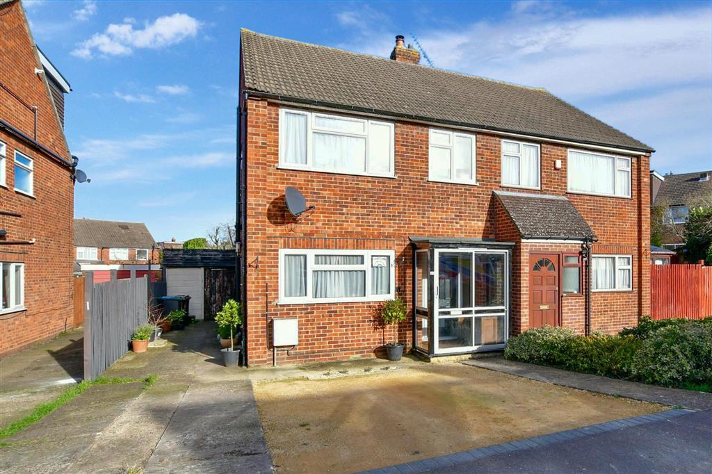 Ediva Road, Meopham, Kent 3 bed semidetached house £465,000