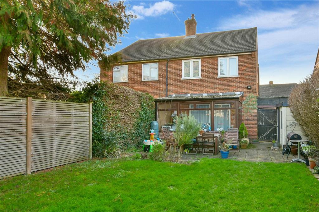 Ediva Road, Meopham, Kent 3 bed semidetached house £465,000