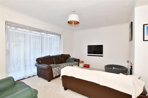 45 Ediva Road, Meopham, Gravesend, DA13 0NA