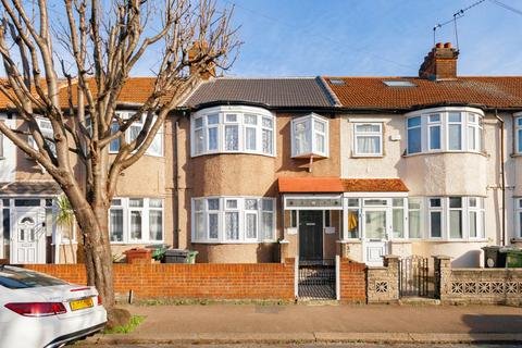4 bedroom terraced house to rent, Sanderstead Road, London, E10