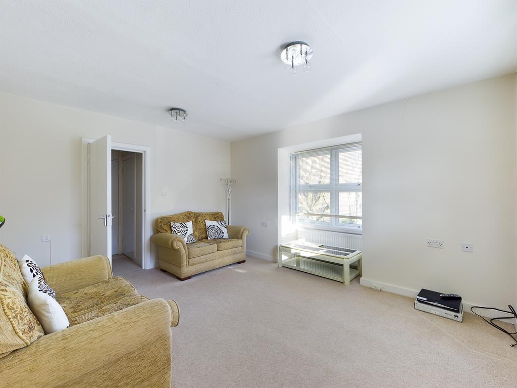 Vernon Court, 35 Gordon Road, Ealing, London, W5 1 bed flat for sale