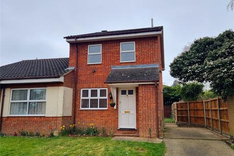 8 Bainards Close, Wymondham, NR18 0TS