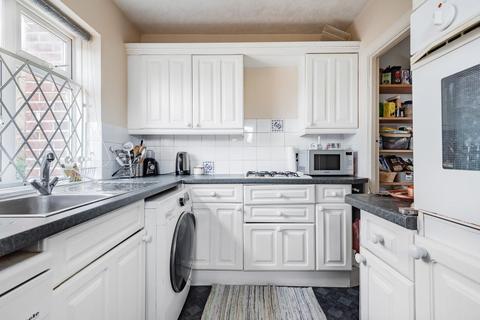 16 Madison Gardens, Bromley, BR2 0SJ