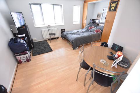 80 Deerhurst Close, Feltham, TW13 7HT