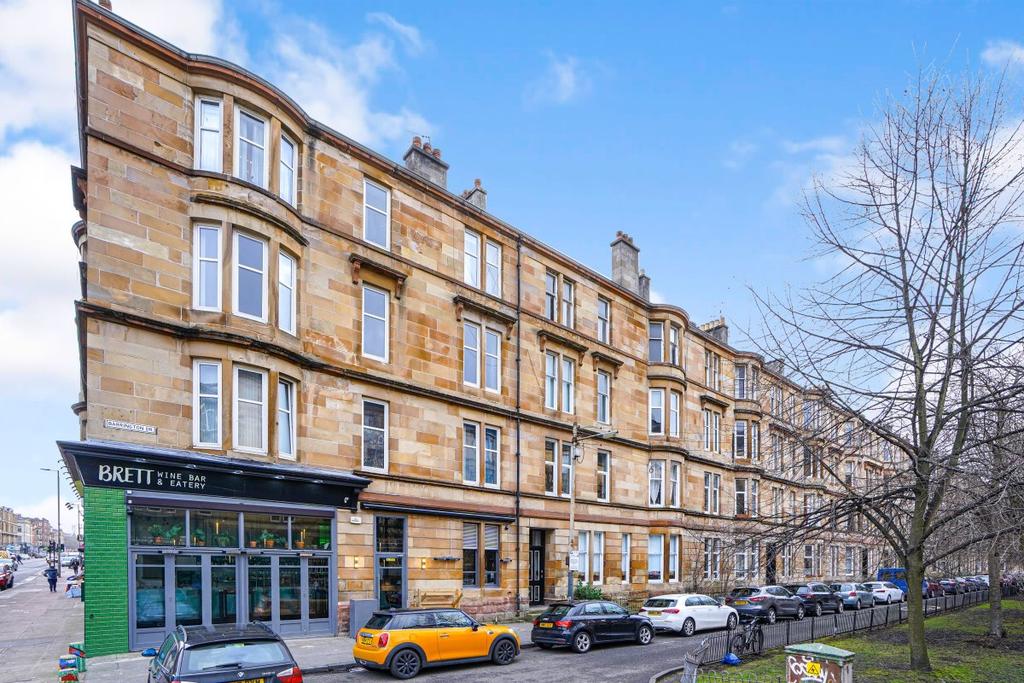 11 Barrington Drive, Glasgow 2 bed flat £255,000