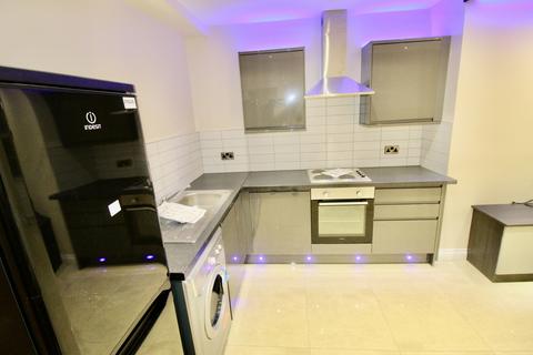 2 bedroom house to rent, Ashwood Terrace, Leeds LS6