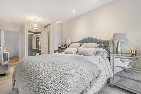 Flat 20, Watton Point Ellerton Road, Surbiton, KT6 7BQ