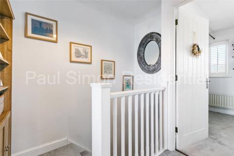 66 Finsbury Park Avenue, London, N4 1DS