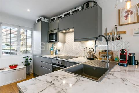 66 Finsbury Park Avenue, London, N4 1DS