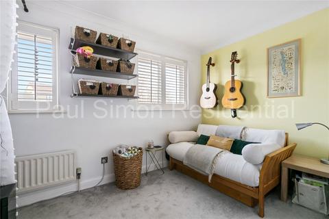 66 Finsbury Park Avenue, London, N4 1DS