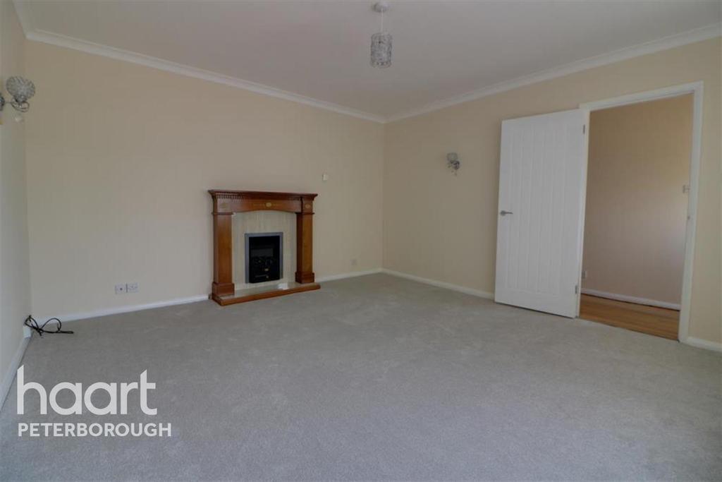 Barham Close 3 bed detached house to rent £950 pcm (£219 pw)