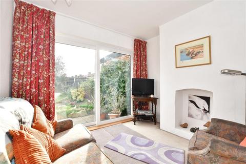 4 bedroom end of terrace house for sale - Chestnut Avenue, Hornchurch, Essex