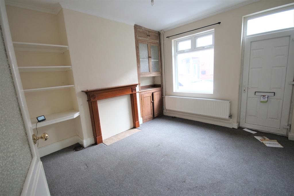 Wood Street, Kettering NN16 2 bed terraced house £150,000