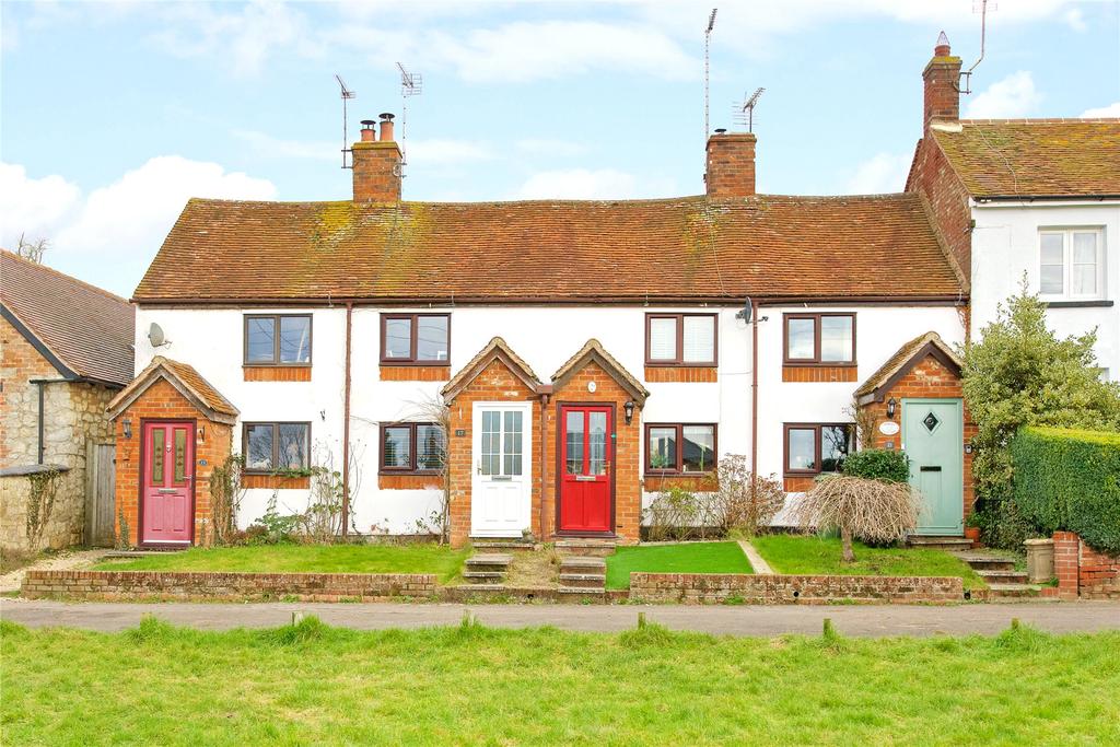 High Street, North Marston... 2 bed terraced house £300,000