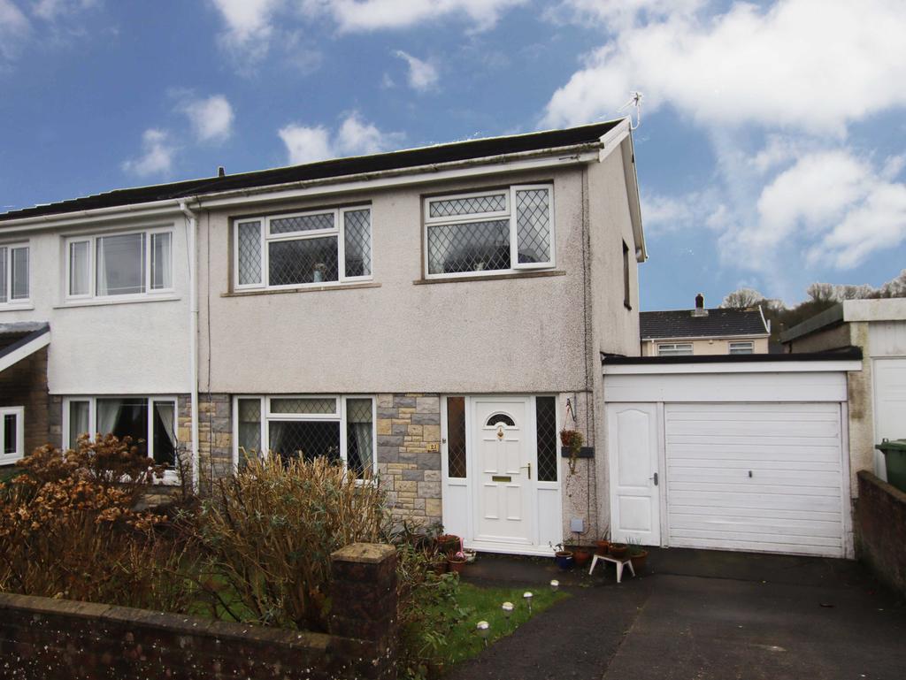 Rhyd Y Nant, Pontyclun, CF72 9HE 3 bed semi-detached house - £260,000