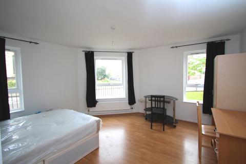 3 bedroom flat to rent - Beaufort Road, Kingston upon Thames KT1