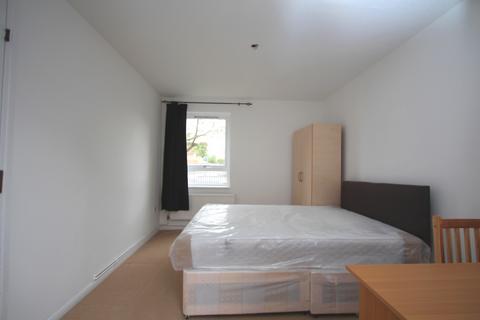 3 bedroom flat to rent - Beaufort Road, Kingston upon Thames KT1