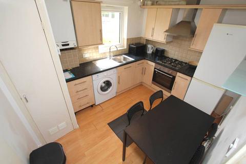 3 bedroom flat to rent, Beaufort Road, Kingston upon Thames KT1