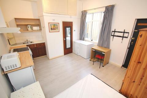 1 bedroom flat to rent - Camellia Lane, Surbiton KT5