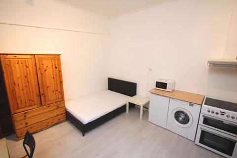 1 bedroom flat to rent - Camellia Lane, Surbiton KT5