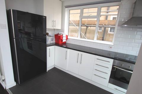 4 bedroom house to rent, Cheyne Hill, Surbiton KT5